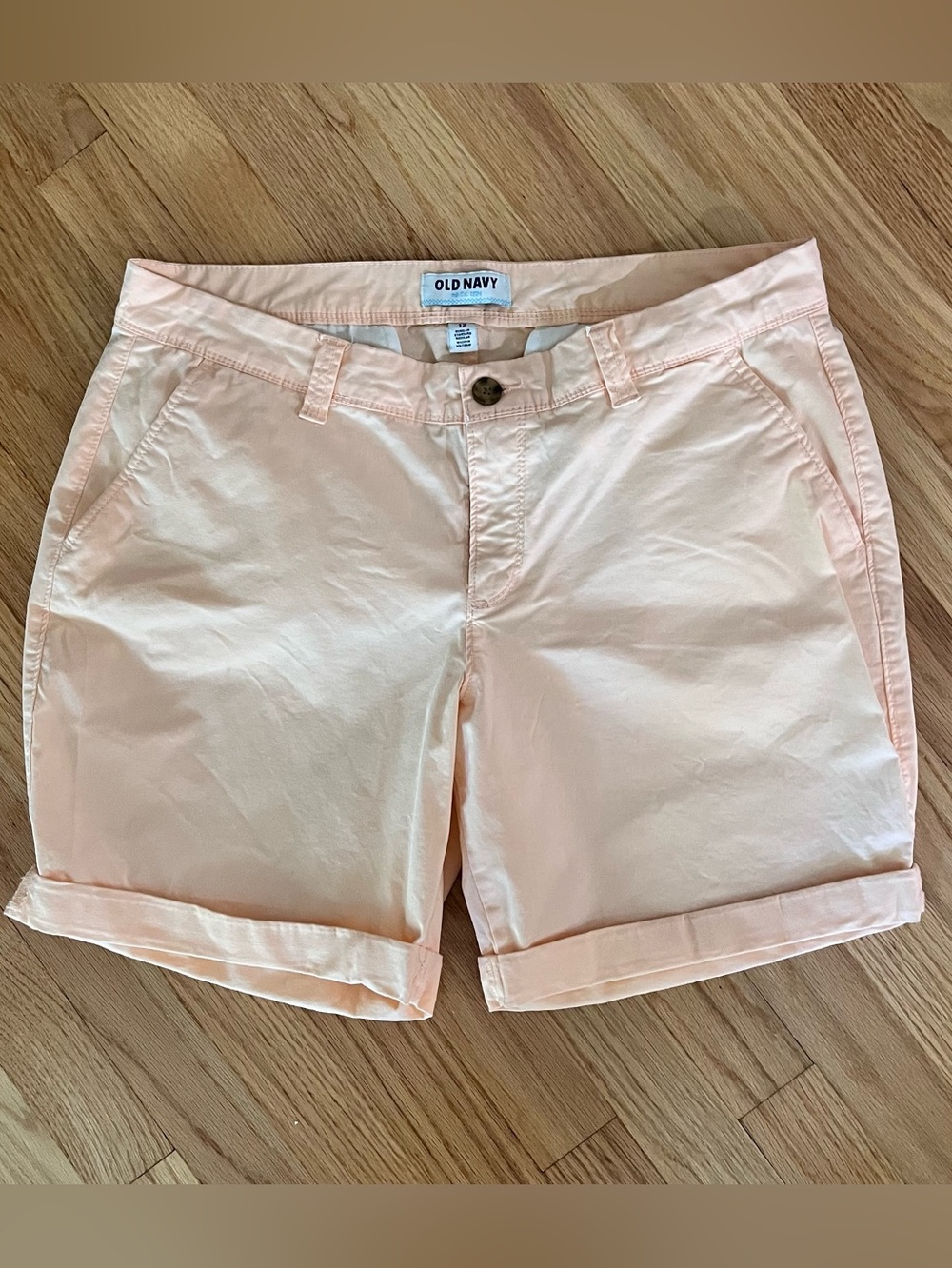 Old Navy Women's Peach RollUp Cuff Bermuda Shorts Size 12